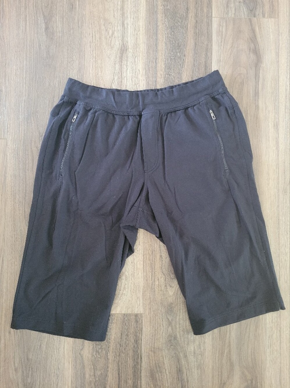 Lululemon Mens XL Black Athletic Jogger Shorts with Zipper Pockets